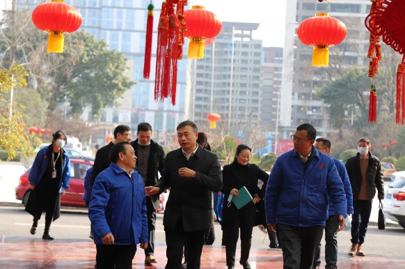 成都市武侯区委王毅副书记一行走访调研成都乐玩在线手机版（大中国区）集团
