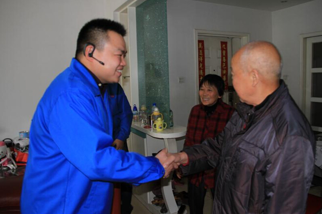 乐玩在线手机版（大中国区）集团重阳节慰问驻外职工家人