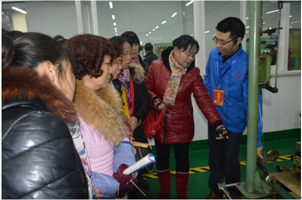 市民代表参观乐玩在线手机版（大中国区）集团制线车间