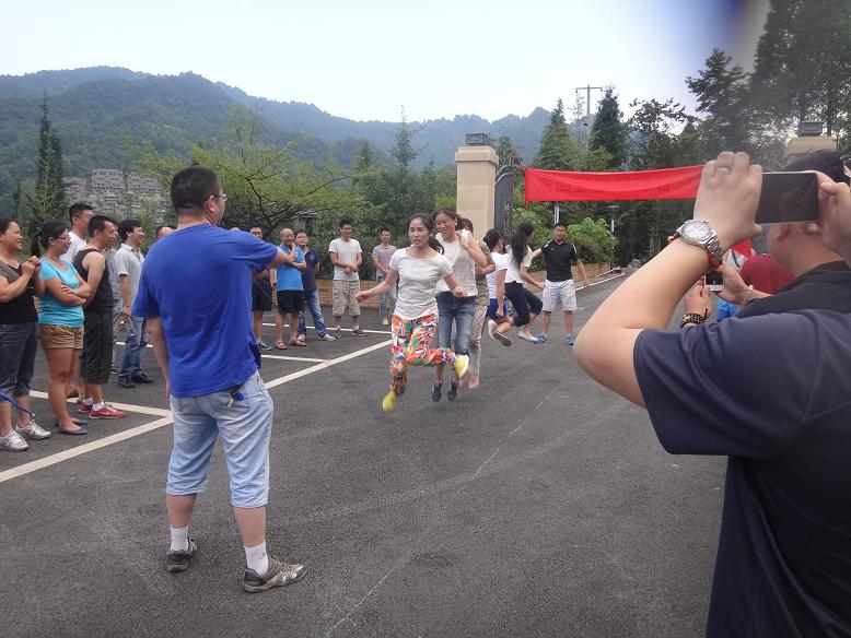 乐玩在线手机版（大中国区）集团营销中心跳绳活动