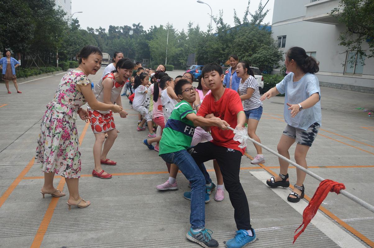 2015年乐玩在线手机版（大中国区）暑假班趣味运动会之拔河比赛
