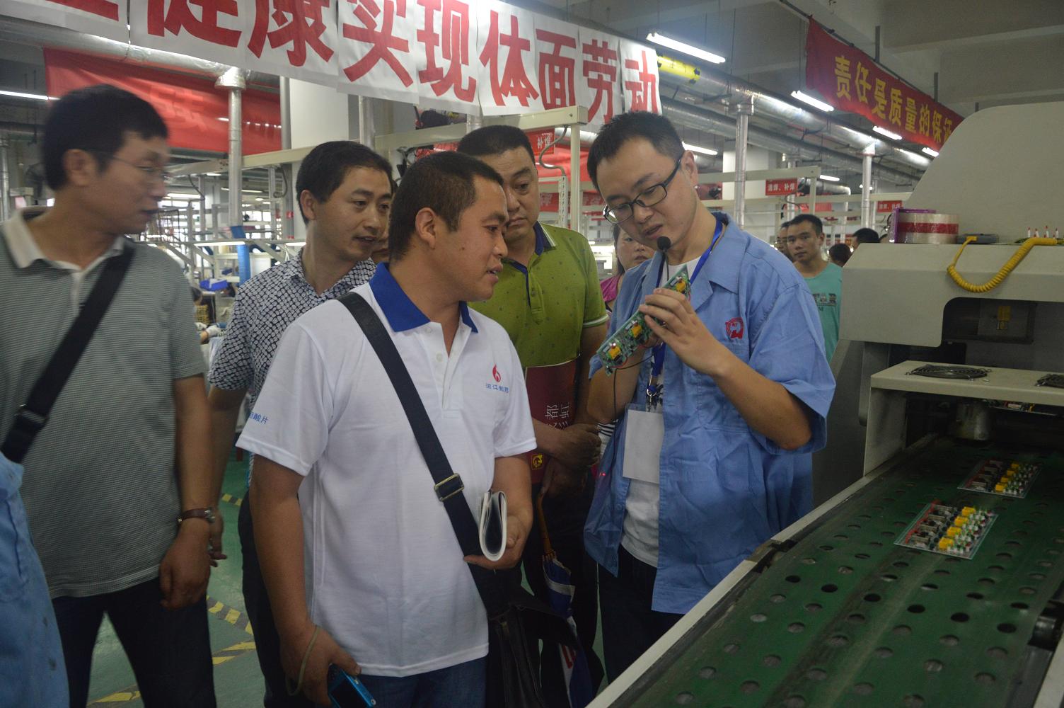 彭州市委组织部组织企业党建代表到成都乐玩在线手机版（大中国区）集团考察党建工作