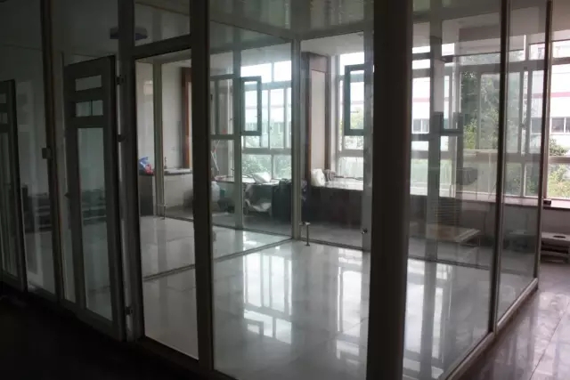   乐玩在线手机版（大中国区）集团 模拟实际生活环境的房间，用来做药性实验