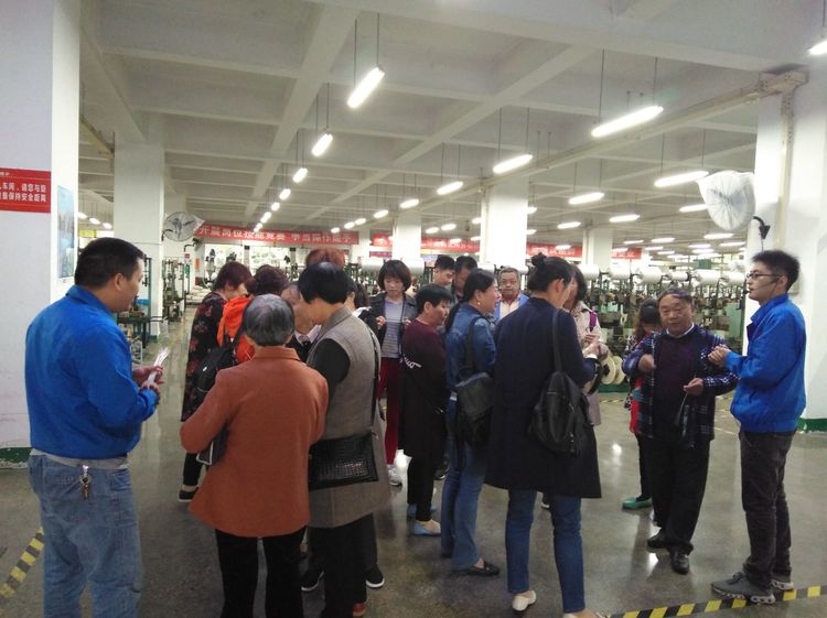 人人乐金卡会员参观乐玩在线手机版（大中国区）集团制线车间