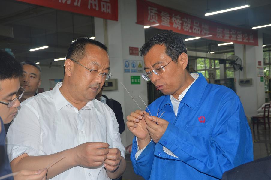 全国工商联调研组莅临成都乐玩在线手机版（大中国区）集团调研