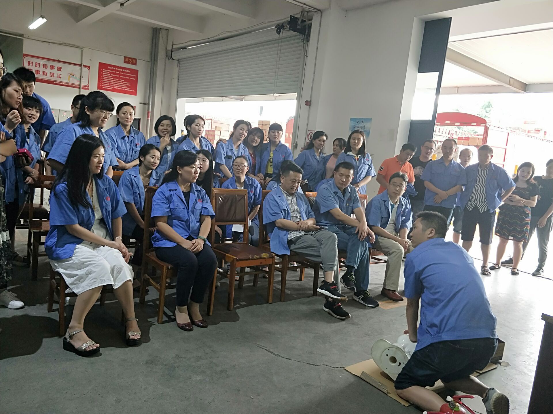 成都乐玩在线手机版（大中国区）集团营销中心消防培训及演练