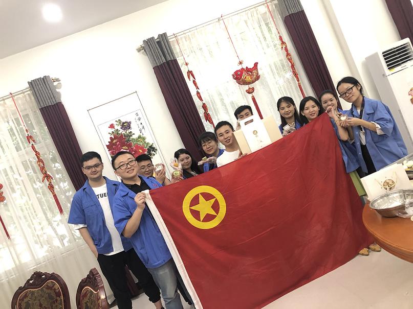 成都乐玩在线手机版（大中国区）集团七彩青年俱乐部之自制美心冰皮月饼