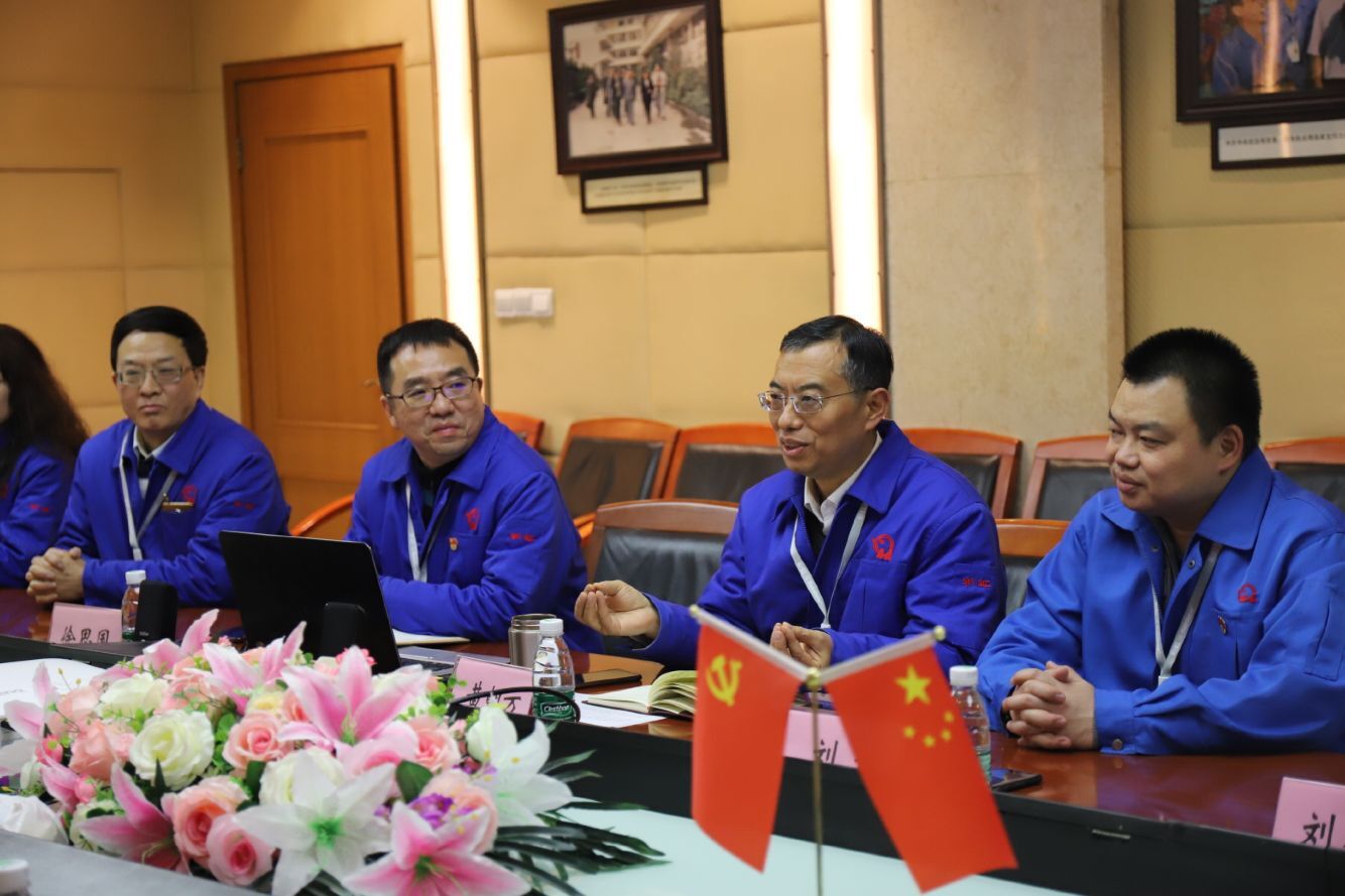 成都市武侯区林丽区长到成都乐玩在线手机版（大中国区）集团开展节前慰问