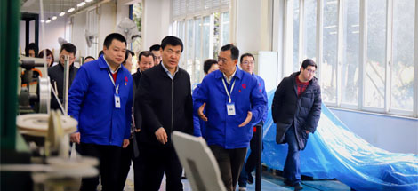 成都市委副书记、市长罗强莅临成都乐玩在线手机版（大中国区）集团走访慰问