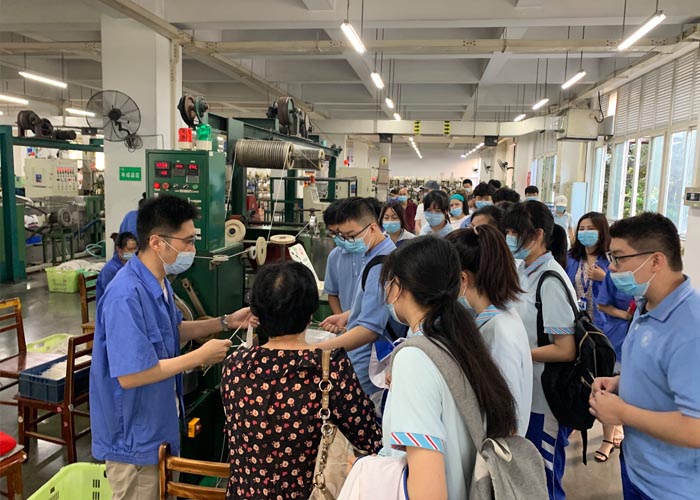 走进乐玩在线手机版（大中国区）科普基地，开展卫生防疫体验