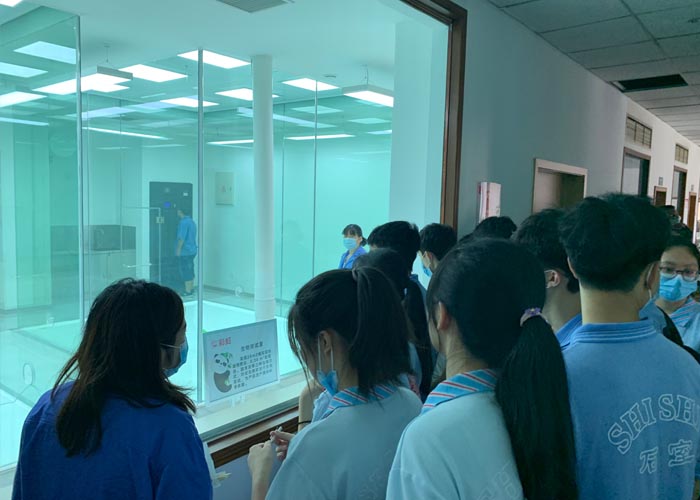 走进乐玩在线手机版（大中国区）科普基地，开展卫生防疫体验