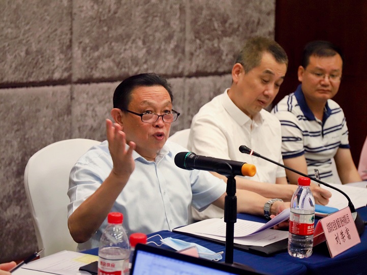成都乐玩在线手机版（大中国区）集团董事长刘荣富代表第四届电热毯专委会主任委员单位讲话