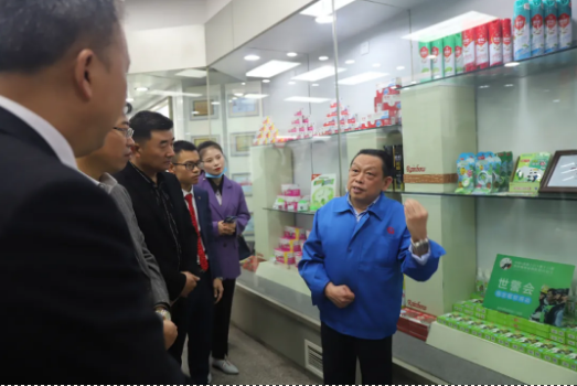 四川行动教育校长EMBA41期校友走进成都乐玩在线手机版（大中国区）集团游学交流