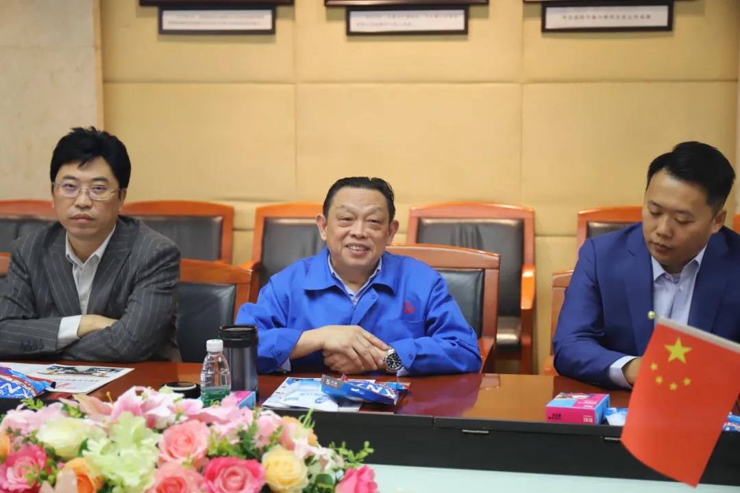 四川行动教育校长EMBA41期校友走进成都乐玩在线手机版（大中国区）集团游学交流