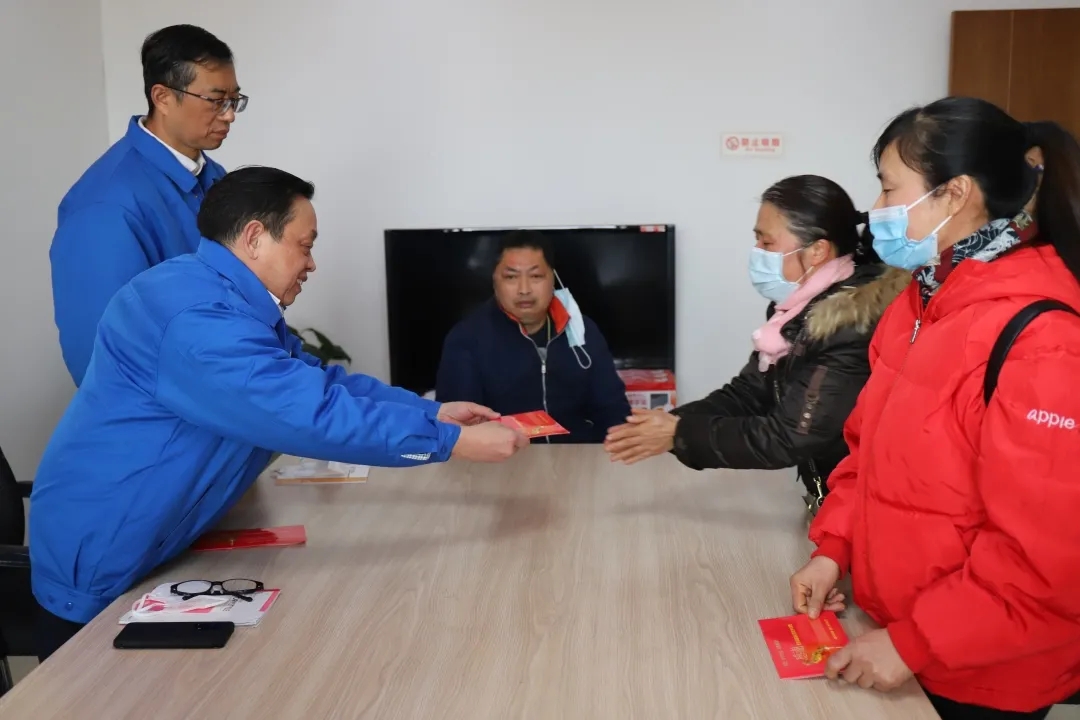 成都乐玩在线手机版（大中国区）集团接访日活动暨春节前的结对帮扶贫困乐玩在线手机版（大中国区）慰问活动，积极推进社区发展治理工作