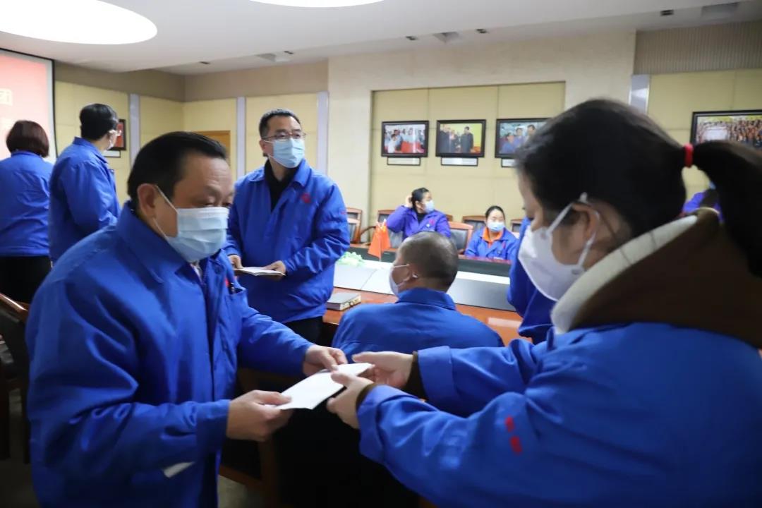 成都乐玩在线手机版（大中国区）集团开展残疾员工春节慰问活动