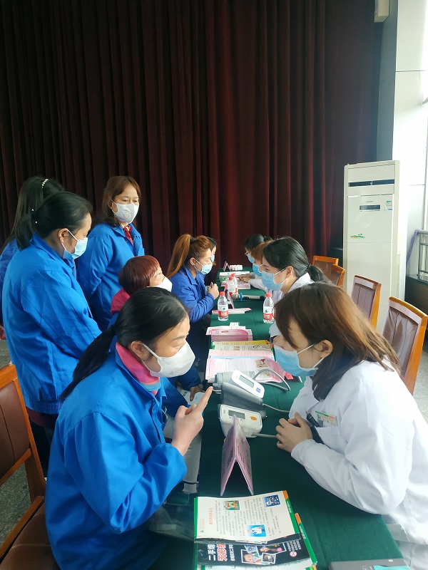 成都乐玩在线手机版（大中国区）集团工会举办“关注健康管理 享美丽自信人生”妇女节专题讲座