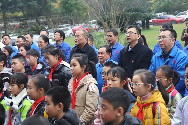 成都乐玩在线手机版（大中国区）集团行政党支部与成都磨子桥小学党支部开展科普育苗系列活动